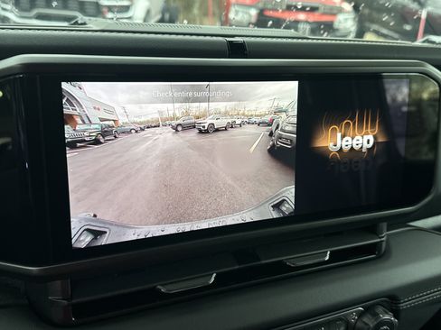 New 2026 Jeep Gladiator Sahara image 7