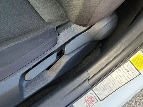 Used 2025 Toyota Camry LE image 18