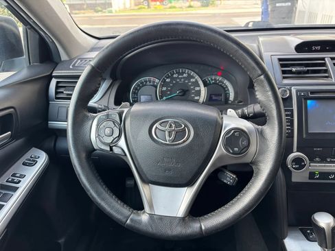 Used 2012 Toyota Camry SE w/ Leather Pkg FWD image 18