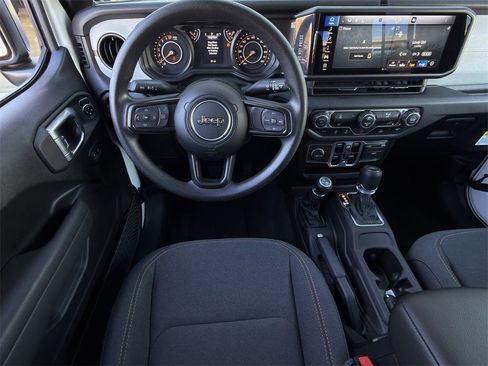 New 2025 Jeep Gladiator Sport image 11