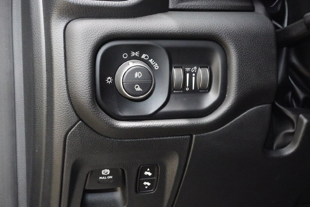 Used 2025 RAM 1500 Laramie w/ Sport Appearance Package AWD/4WD image 25
