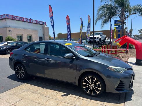 Used 2017 Toyota Corolla SE w/ Carpet Mat Package (TMS) FWD image 10