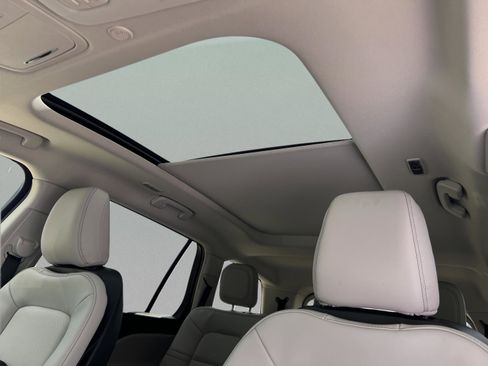 New 2026 Lincoln Aviator 2WD image 24