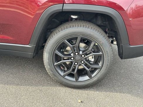 New 2025 Jeep Grand Cherokee Limited image 22