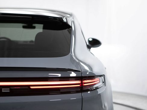 Certified 2025 Porsche Cayenne S AWD/4WD image 21