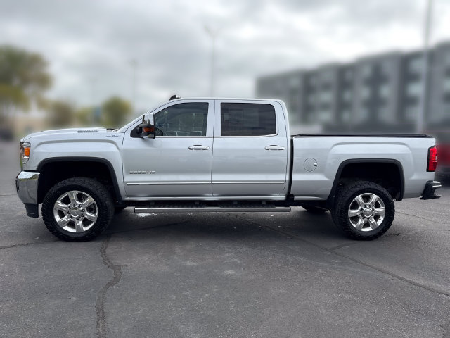 Used 2019 GMC Sierra 2500 SLT w/ Duramax Plus Package AWD/4WD image 2