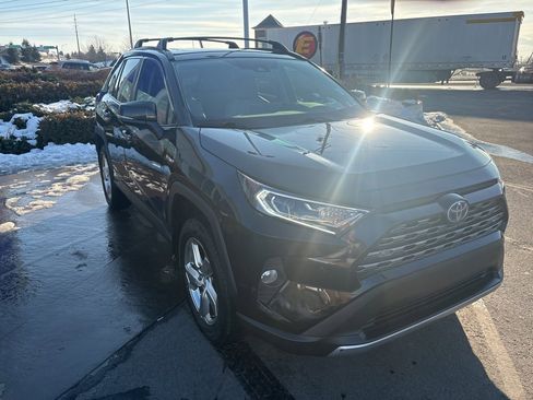 Used 2020 Toyota RAV4 Limited image 3