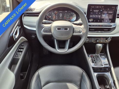 Used 2025 Jeep Compass Limited image 15