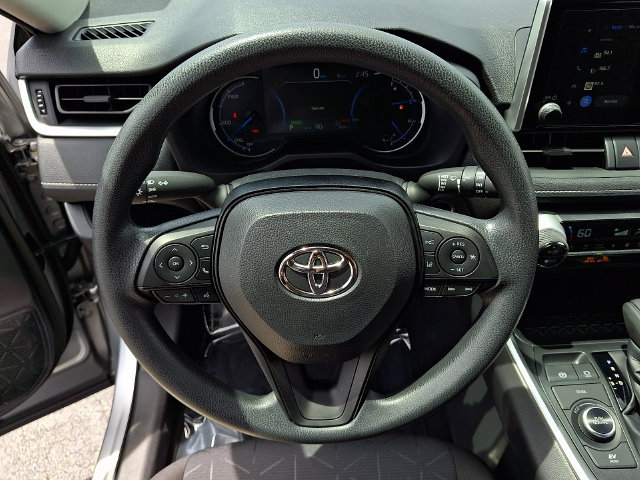 Used 2025 Toyota RAV4 XLE AWD/4WD image 18
