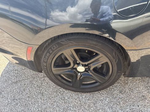 Used 2022 Chevrolet Camaro LT RWD image 8