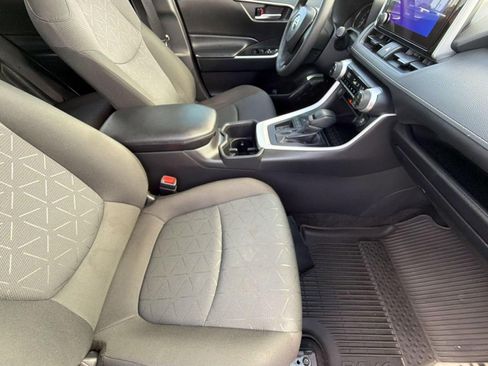 Used 2024 Toyota RAV4 XLE FWD image 26