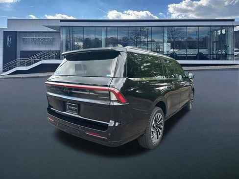 New 2026 Lincoln Navigator L Black Label AWD/4WD image 8