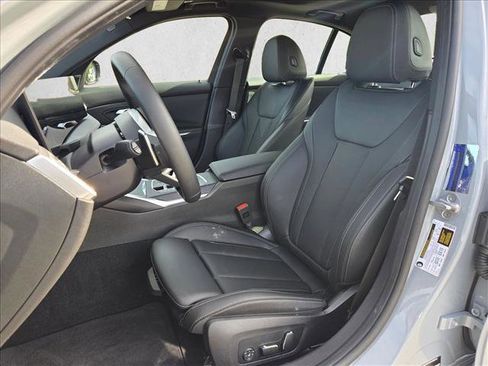 Used 2025 BMW 330i Sedan w/ M Sport Package image 16