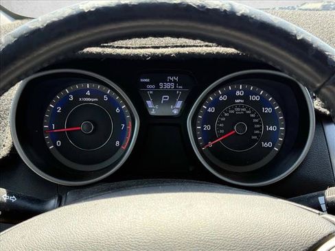 Used 2013 Hyundai Elantra Limited w/ Technology Pkg FWD image 11