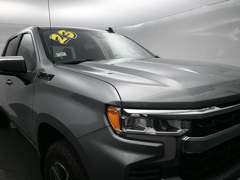 Used 2023 Chevrolet Silverado 1500 LT AWD/4WD image 32