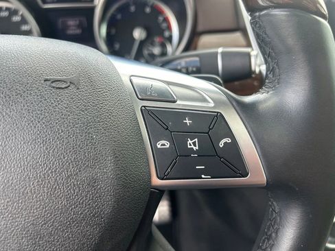 Used 2014 Mercedes-Benz GL 550 4MATIC image 28