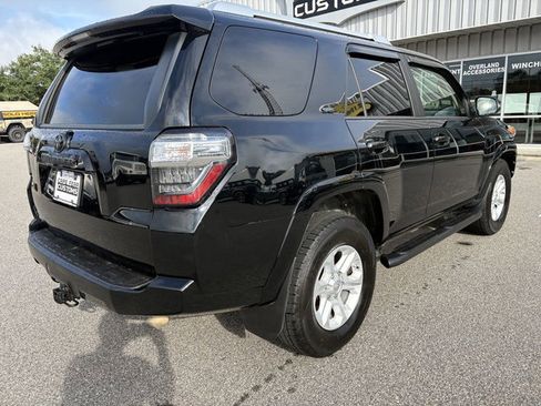 Used 2016 Toyota 4Runner SR5 Premium image 3