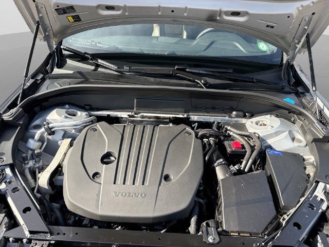 Certified 2024 Volvo XC60 B5 Plus w/ Protection Package Premier AWD/4WD image 21