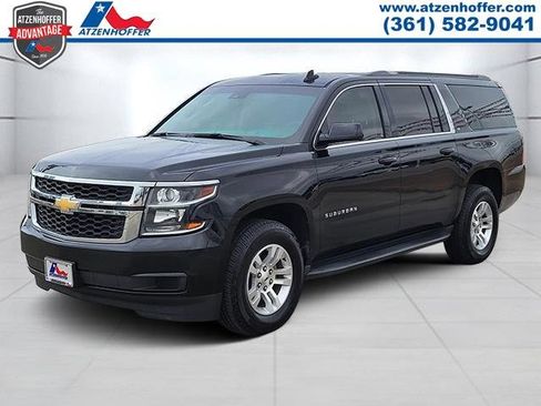 Used 2018 Chevrolet Suburban LT image 3