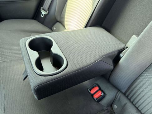 Used 2021 Toyota Prius Prime LE image 9