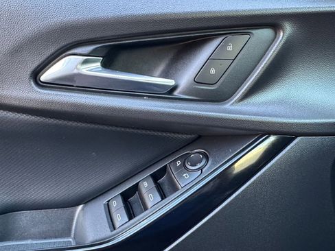 Used 2025 Chevrolet Equinox LT image 20