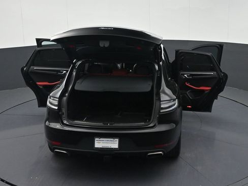 Used 2019 Porsche Macan AWD/4WD image 45