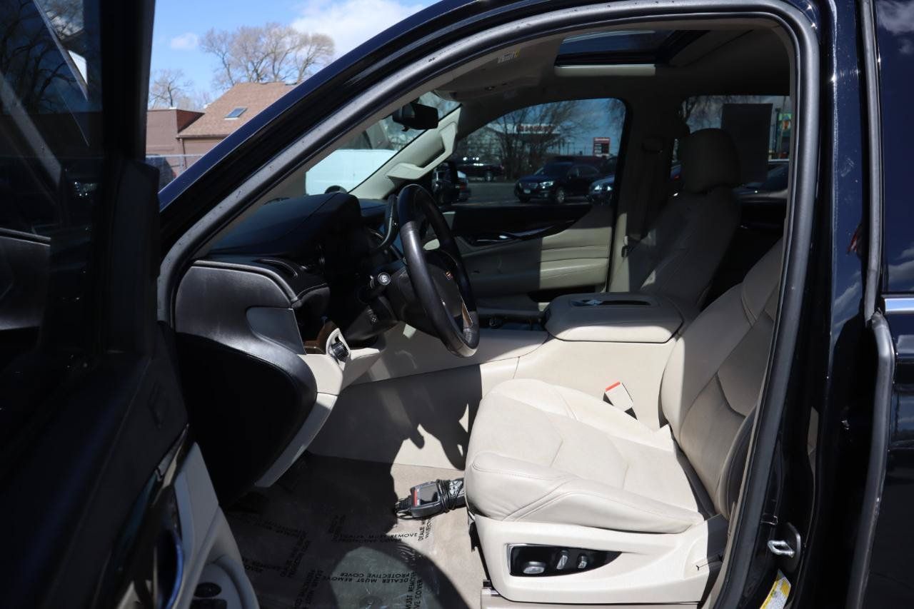 Used 2020 Cadillac Escalade Luxury RWD image 19