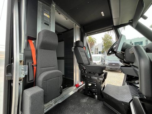 Used 2024 Chevrolet Brightdrop 600 w/ Commercial Equipment Package AWD/4WD image 6