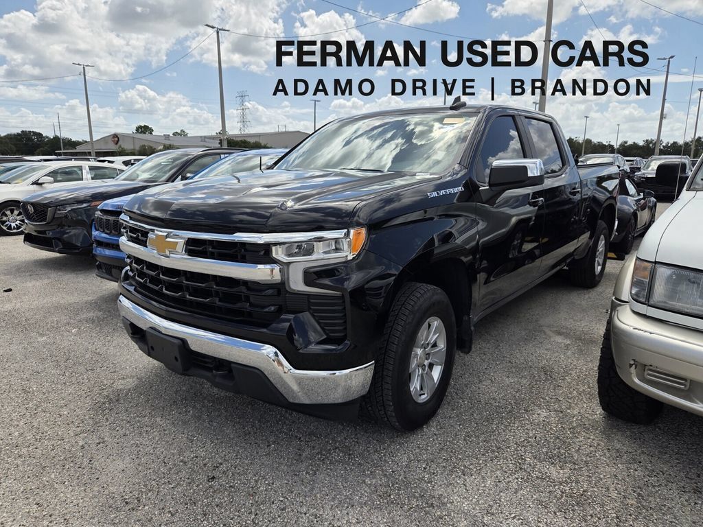 Used 2022 Chevrolet Silverado 1500 LT AWD/4WD image 1
