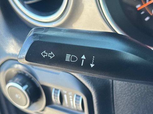 Used 2018 Jeep Wrangler Unlimited Sahara AWD/4WD image 34
