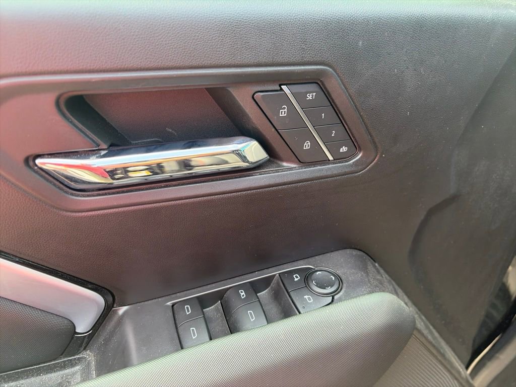 Used 2023 Chevrolet Colorado Z71 w/ Z71 Convenience Package 2 AWD/4WD image 18