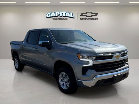 Used 2025 Chevrolet Silverado 1500 LT image 7