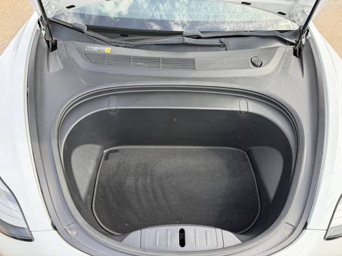Used 2018 Tesla Model 3 Long Range RWD image 34