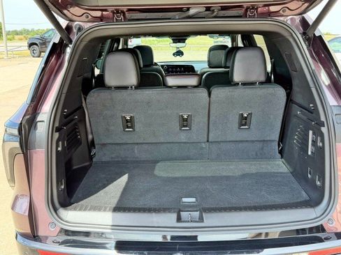 Certified 2025 Chevrolet Traverse RS w/ LPO, Floor Liner Package FWD image 19