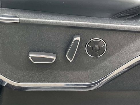 Used 2022 Ford F150 Platinum w/ Equipment Group 701A High image 12