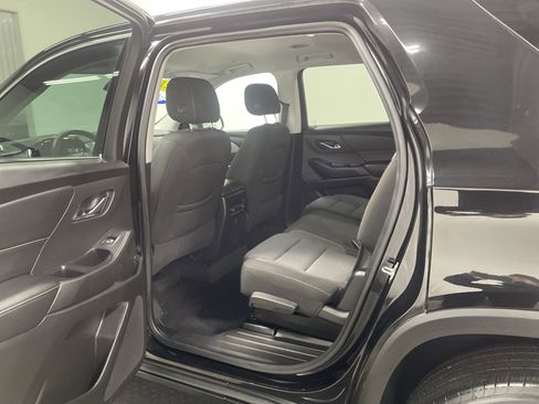 Used 2021 Chevrolet Traverse LS image 13