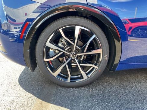 New 2025 Toyota Prius Plug-In Hybrid image 23