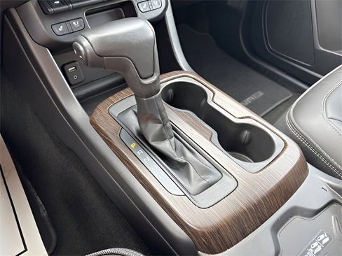 Used 2018 GMC Canyon Denali image 17