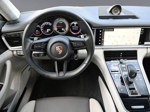 Used 2023 Porsche Panamera GTS image 35