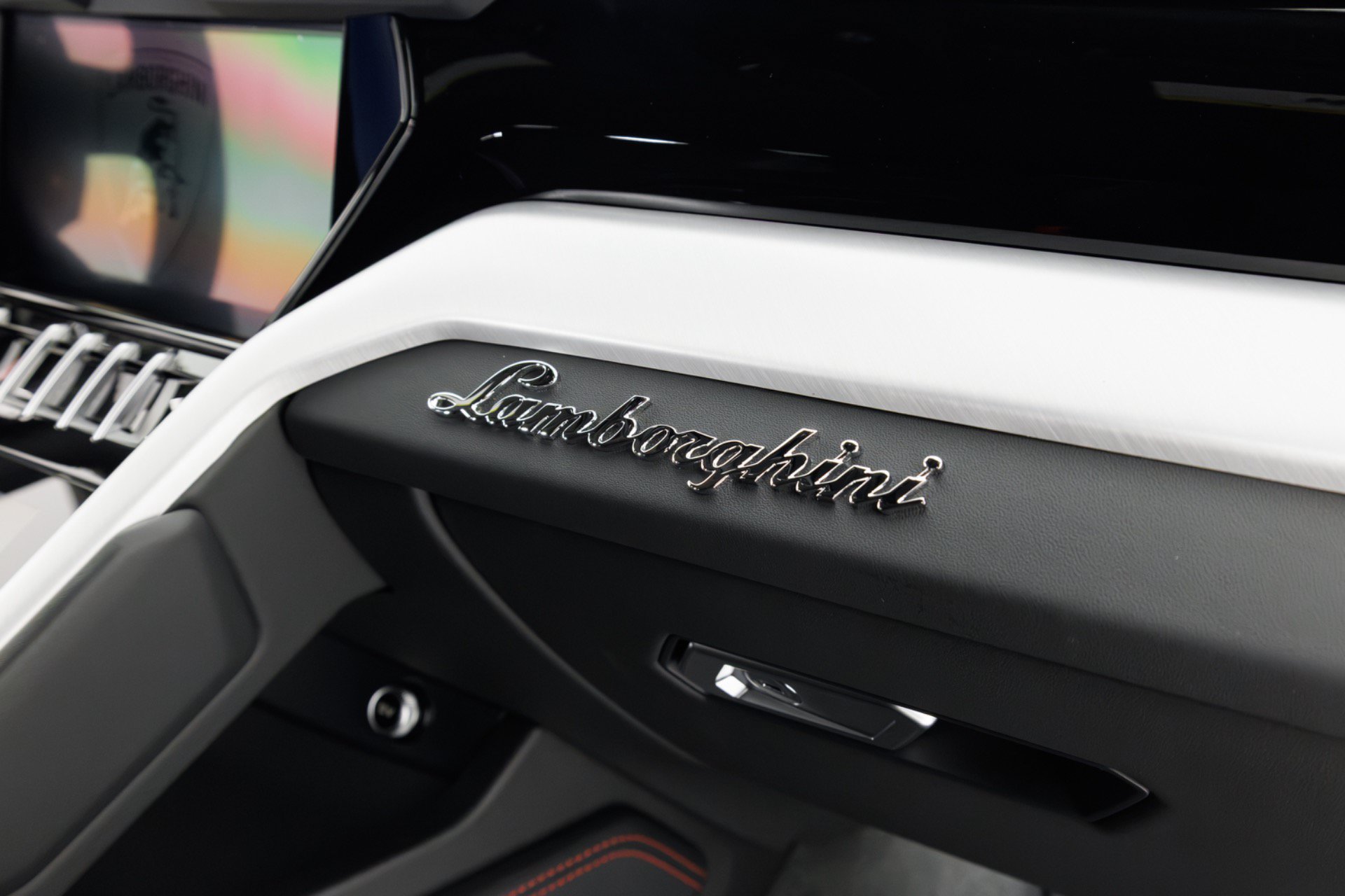 Used 2024 Lamborghini Urus S AWD/4WD image 40