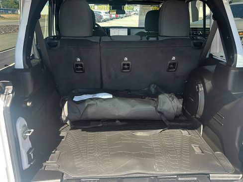Used 2024 Jeep Wrangler Willys image 6
