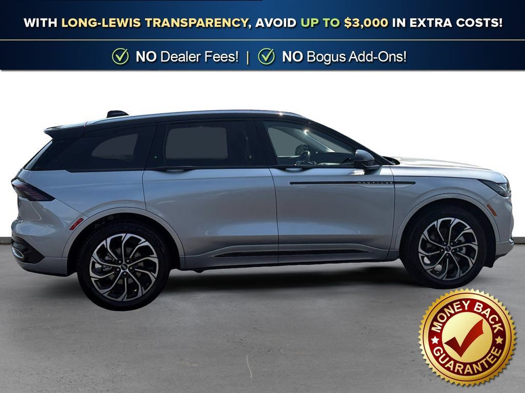 Used 2025 Lincoln Nautilus Reserve AWD/4WD image 8