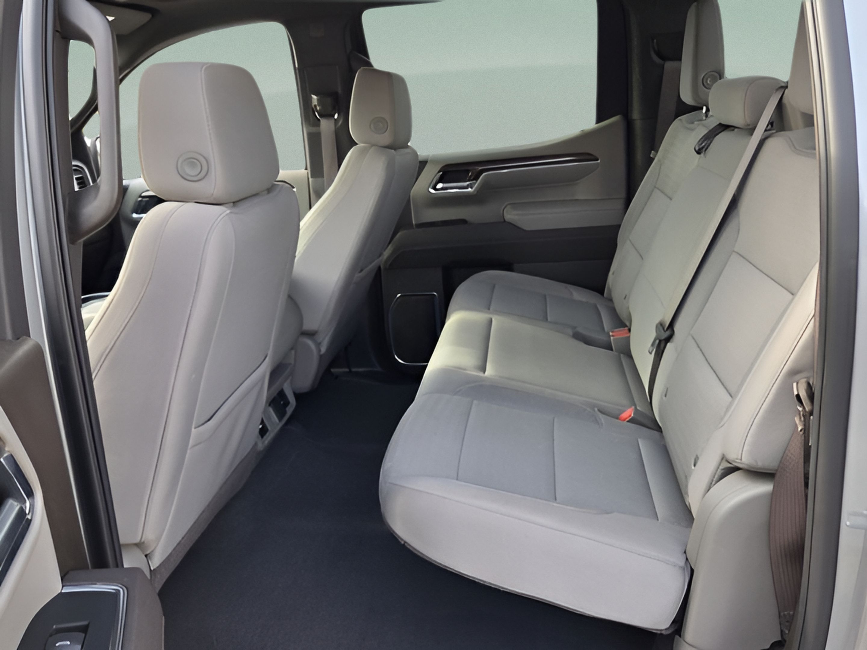 Used 2025 Chevrolet Silverado 1500 LT AWD/4WD image 10