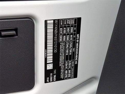 Used 2025 Mercedes-Benz Sprinter 2500 image 20