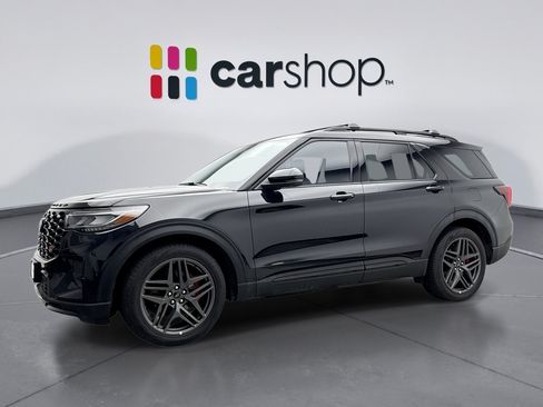 Used 2025 Ford Explorer ST AWD/4WD image 1