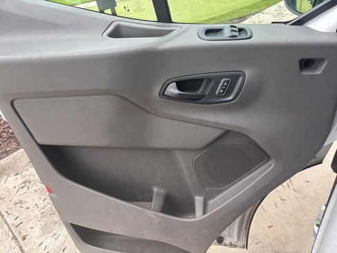 Used 2022 Ford Transit 350 DRW image 40