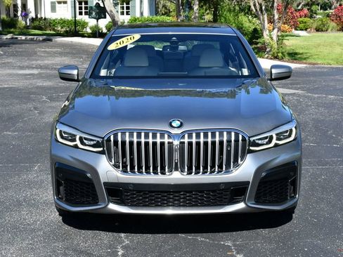 Used 2020 BMW 740i w/ Luxury Rear Seating Package image 9