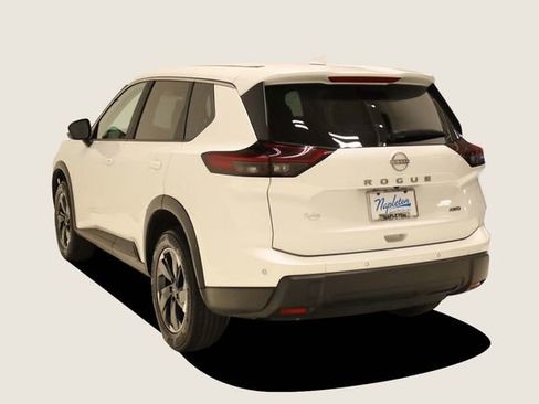 Used 2025 Nissan Rogue SV image 7