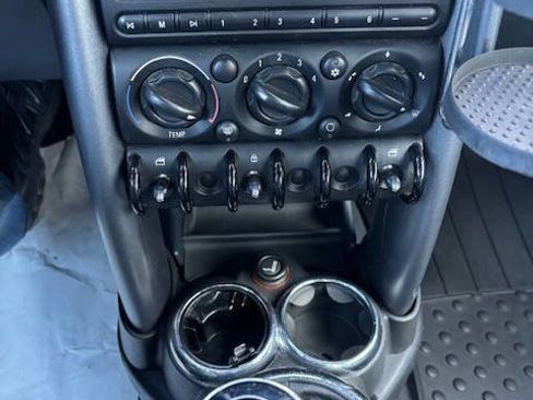 Used 2005 MINI Cooper Convertible image 7