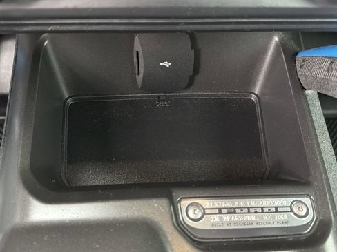 Certified 2023 Ford Bronco Black Diamond image 8